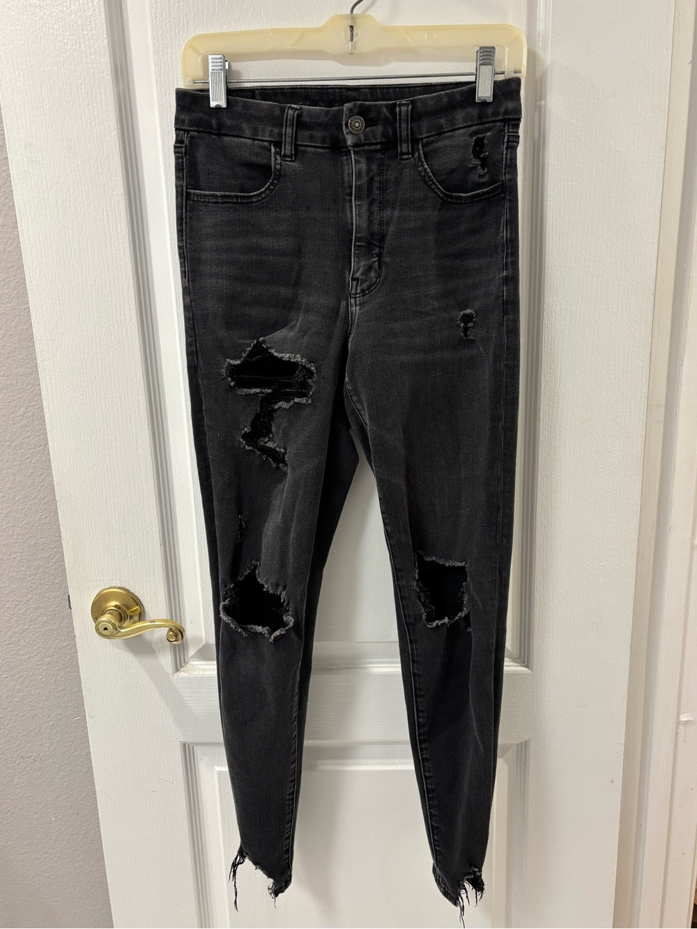 American Eagle Distressed High Rise Black Skinny Jeans 6